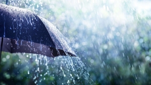 الطقس اليوم الثلاثاء: تواصل نزول الأمطار.. مع إمكانية تساقط البَرَدْ