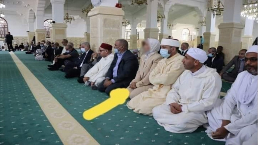 بسبب &quot;مسؤولة داخل مسجد &quot; .. جدل واسع  على شبكات التواصل في الجزائر