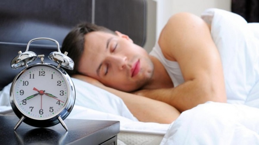الاستيقاظ الصعب قد يكون علامة للإصابة بمرض الكبد الدهني غير الكحولي