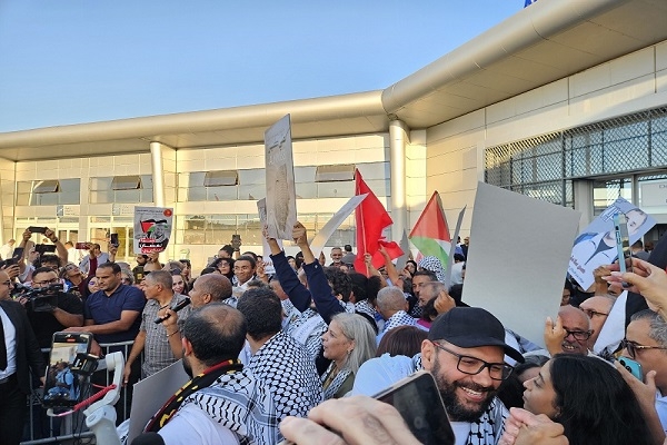 وصول بقيّة المشاركين في الأسطول الصمود العالمي إلى مطار قرطاج